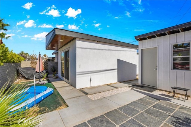 595 S Calle Santa Rosa, Palm Springs CA: https://media.crmls.org/medias/78bf4036-bb9a-4126-978b-eb9cb82708c1.jpg