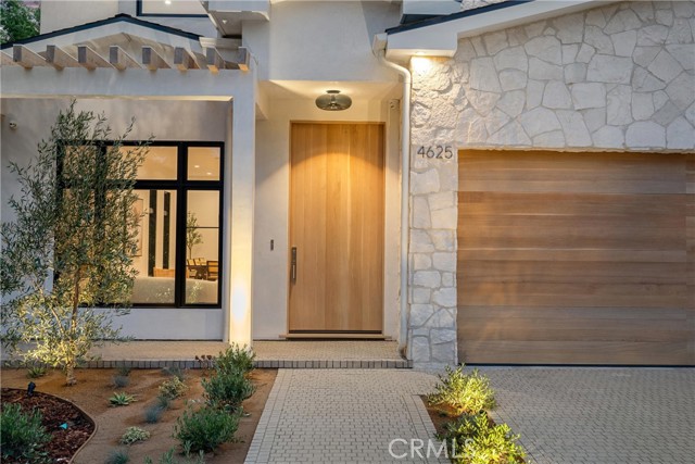 Detail Gallery Image 1 of 39 For 4625 Vesper Ave, Sherman Oaks,  CA 91403 - 5 Beds | 5/2 Baths