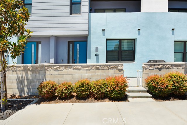 Detail Gallery Image 2 of 22 For 441 Village Way, Brea,  CA 92821 - 3 Beds | 3/1 Baths