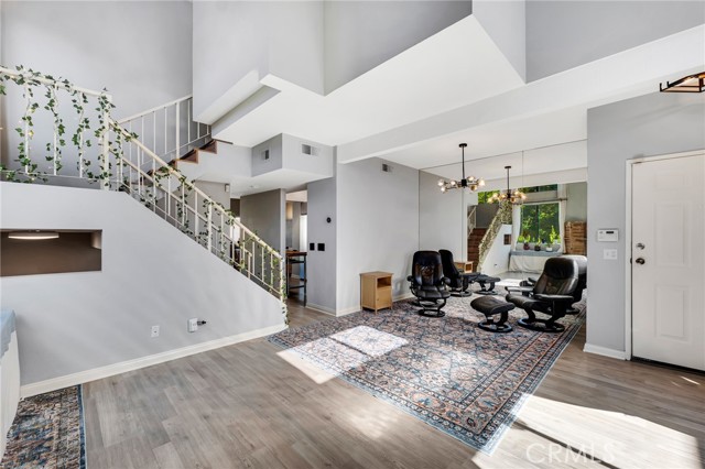 Detail Gallery Image 3 of 25 For 6323 Reseda Bld #14,  Tarzana,  CA 91335 - 2 Beds | 3 Baths