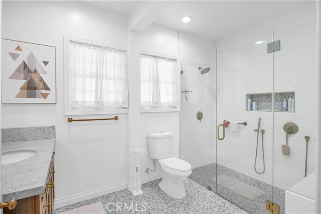 929 E Marshall Place, Long Beach CA: https://media.crmls.org/medias/78c12c12-d723-4075-ba50-8349e5a3dd33.jpg