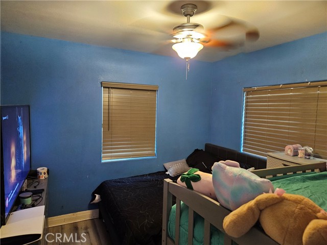 Detail Gallery Image 18 of 26 For 8693 San Carlos Ave, South Gate,  CA 90280 - 4 Beds | 2 Baths