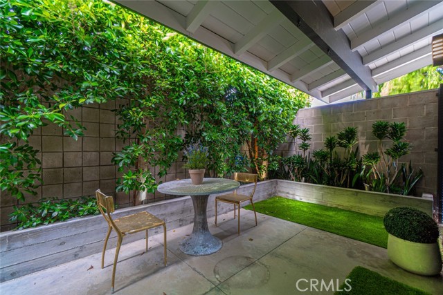 541 1st Street, Manhattan Beach, California 90266, 2 Bedrooms Bedrooms, ,2 BathroomsBathrooms,Residential,Sold,1st,SB23123581