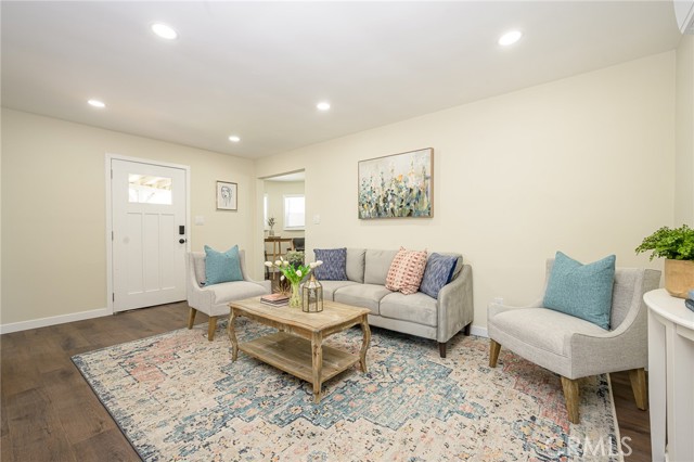 4548 Jade Street, Los Angeles CA: https://media.crmls.org/medias/78c1b958-8363-403d-a125-7a29f4d3289f.jpg