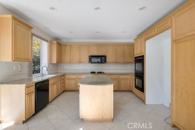 Detail Gallery Image 12 of 43 For 11205 Salerno, Porter Ranch,  CA 91326 - 4 Beds | 3 Baths