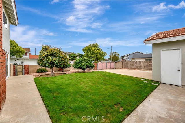 Detail Gallery Image 39 of 41 For 6402 Rosemary Dr, Cypress,  CA 90630 - 5 Beds | 2/1 Baths