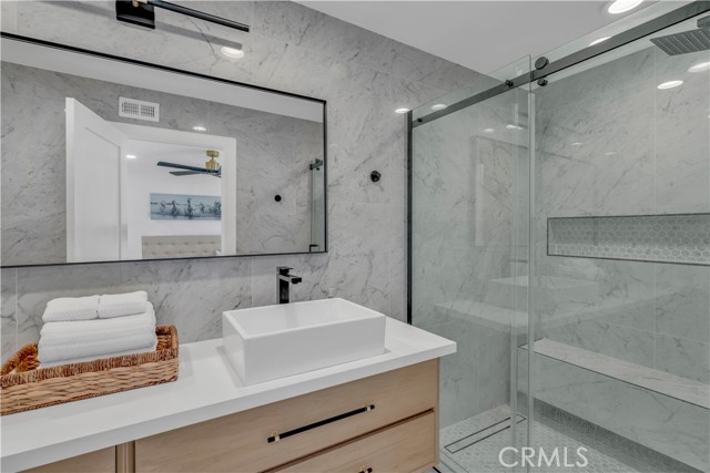 Detail Gallery Image 9 of 16 For 2 Encore Ct #248,  Newport Beach,  CA 92663 - 3 Beds | 3 Baths