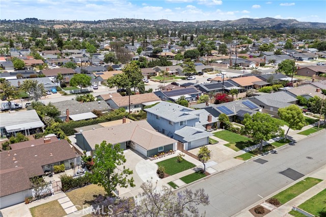 2341 E Monroe Avenue, Orange CA: https://media.crmls.org/medias/78c2fcce-709a-4ba2-96ee-73f30316bad0.jpg