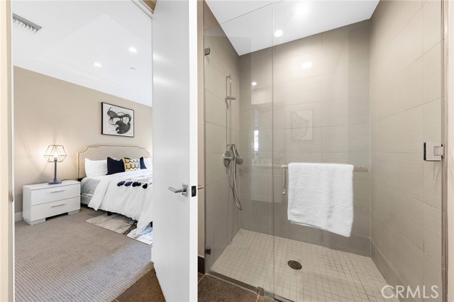 Detail Gallery Image 18 of 32 For 460 N Palm Dr #105,  Beverly Hills,  CA 90210 - 2 Beds | 2/1 Baths