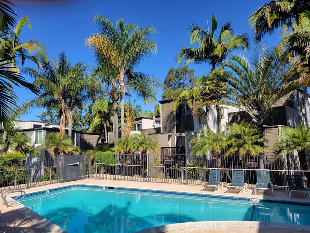 Front Image Thumbnail for CROC26071593