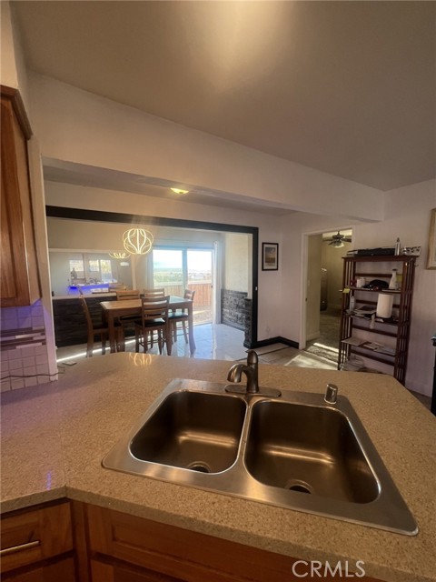 Detail Gallery Image 9 of 24 For 23859 South Rd, Apple Valley,  CA 92307 - 4 Beds | 2 Baths