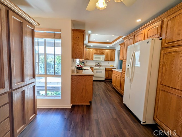 5499 Paseo Del Lago W, Laguna Woods CA: https://media.crmls.org/medias/78c74301-1423-4fd6-89fa-cad8986c2a6a.jpg