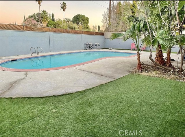 8438 Wystone Avenue, Northridge CA: https://media.crmls.org/medias/78c77762-9ce3-4c85-8aca-20d32a1ac9f0.jpg