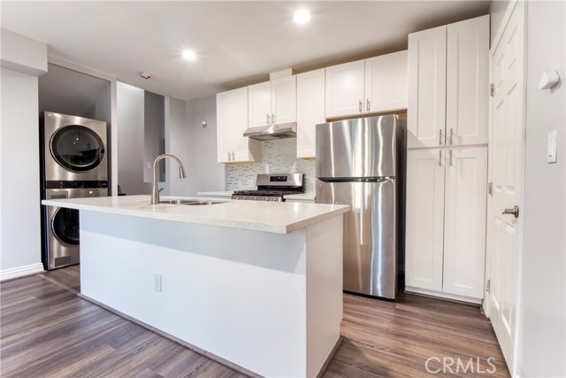 Detail Gallery Image 28 of 52 For 7796 Skyhill Drive, Los Angeles,  CA 90068 - 5 Beds | 3 Baths