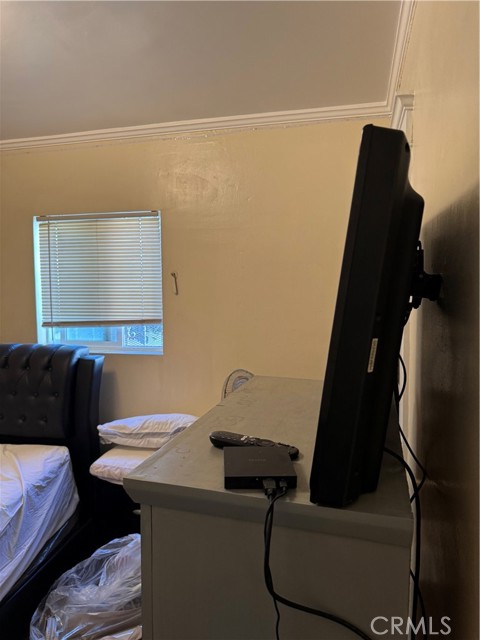 Detail Gallery Image 5 of 7 For 3449 W 59th, Los Angeles,  CA 90043 - 3 Beds | 2 Baths