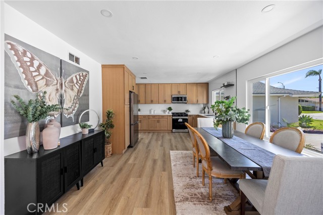 Detail Gallery Image 6 of 20 For 9552 Rhea Ave, Northridge,  CA 91324 - 4 Beds | 2 Baths