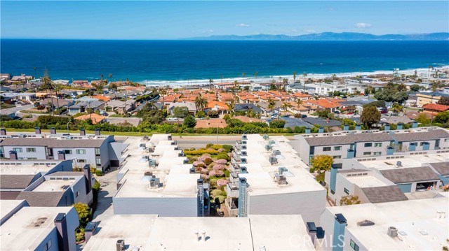 420 Palos Verdes Boulevard, Redondo Beach CA: https://media.crmls.org/medias/78c88cdc-211a-41b8-80e8-6f6f9eb2e253.jpg