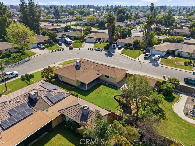 Detail Gallery Image 9 of 46 For 2505 Courtleigh, Bakersfield,  CA 93309 - 3 Beds | 2 Baths