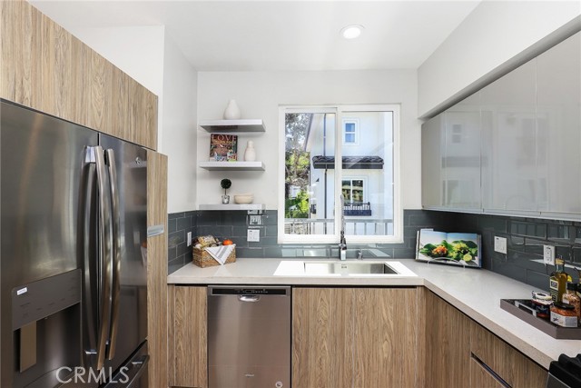 32 Spyglass Avenue, Phillips Ranch CA: https://media.crmls.org/medias/78c8e464-b7de-49e6-bb28-df3326ba5de3.jpg