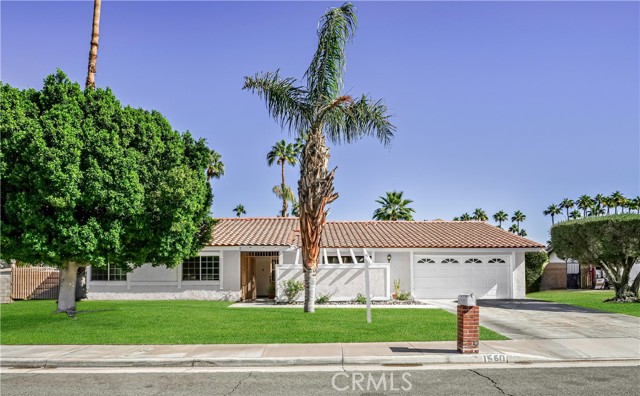 Detail Gallery Image 6 of 33 For 1560 S Beverly Dr, Palm Springs,  CA 92264 - 4 Beds | 2 Baths