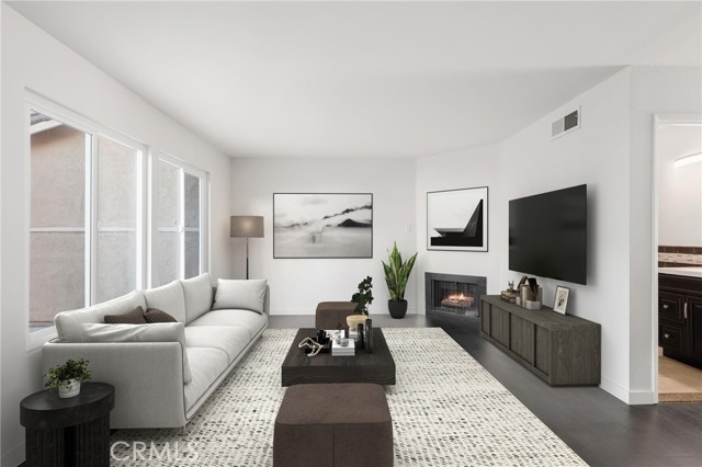 Front Image Thumbnail for CRPW26176224