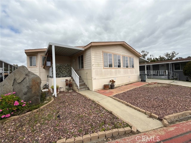 Detail Gallery Image 2 of 48 For 1750 W Citracado #152,  Escondido,  CA 92029 - 4 Beds | 2/1 Baths