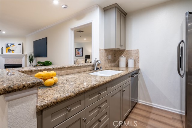 Detail Gallery Image 22 of 46 For 7320 Hawthorn Ave #111,  Los Angeles,  CA 90046 - 2 Beds | 2 Baths