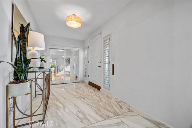 Detail Gallery Image 6 of 66 For 4121 Country Club Dr, Lakewood,  CA 90712 - 4 Beds | 5 Baths