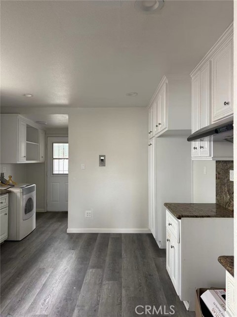 132 E 101st Street, Los Angeles CA: https://media.crmls.org/medias/78cb6727-052a-4dd6-ac04-4310bcef4341.jpg