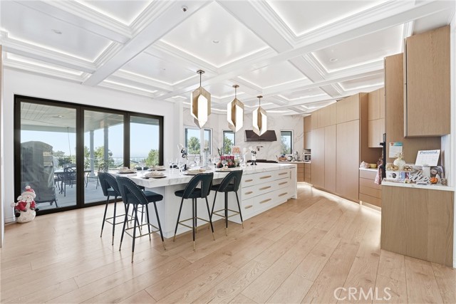 Detail Gallery Image 12 of 55 For 381 S Henning Way, Anaheim,  CA 92807 - 6 Beds | 6 Baths