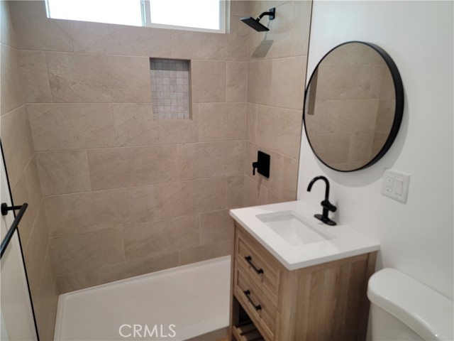 Detail Gallery Image 14 of 15 For 18725 Bassett St, Reseda,  CA 91335 - 2 Beds | 2 Baths