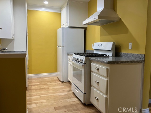 11138 Aqua Vista Street, Studio City CA: https://media.crmls.org/medias/78cd631c-5ad4-4e41-82a4-5193d5ffebbd.jpg