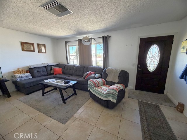 Detail Gallery Image 3 of 24 For 1600 Church St, Barstow,  CA 92311 - 4 Beds | 1/1 Baths