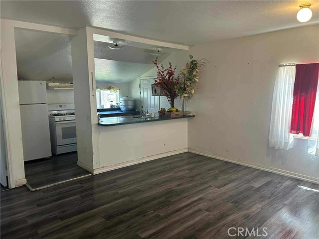 Detail Gallery Image 10 of 22 For 306 Luning Ave, Gerber,  CA 96035 - 2 Beds | 1 Baths