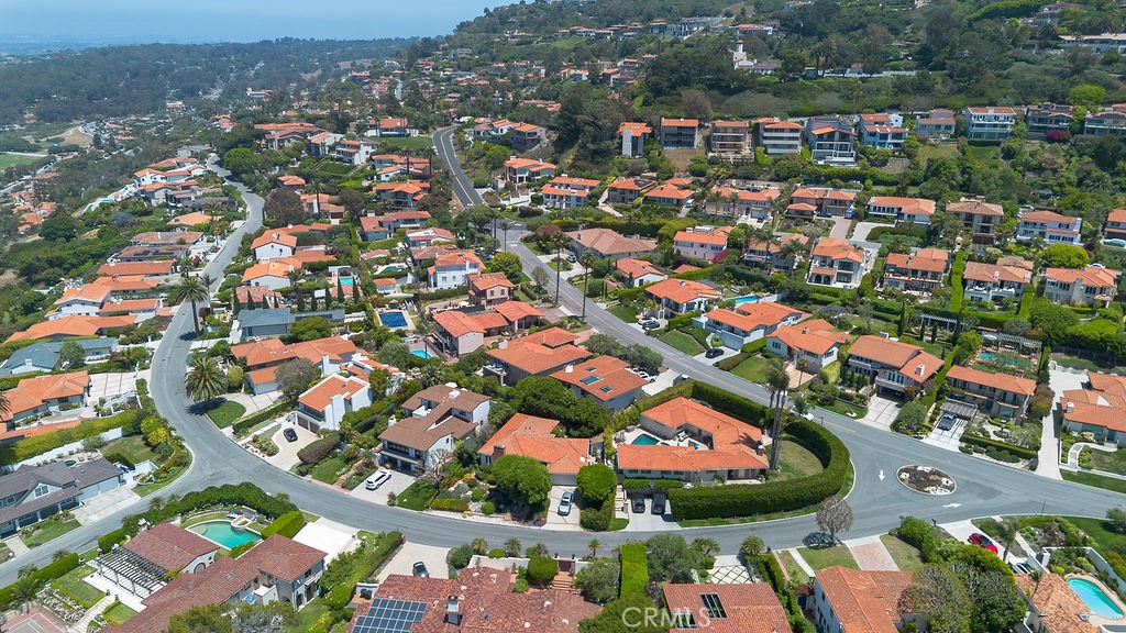 https://media.crmls.org/medias/78cf5570-a701-4e4c-a8f4-4025e310313f.jpg?preset=X-Large
