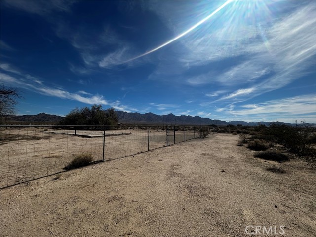 87780 Amboy Road, Amboy CA: https://media.crmls.org/medias/78cf58fd-2a7d-41dc-a226-3f9b98fc7145.jpg