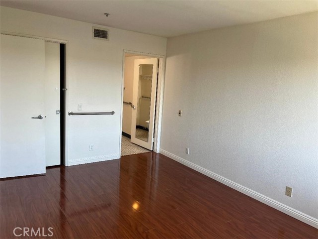 Image 15 of 27 For 321 Orange Avenue 306