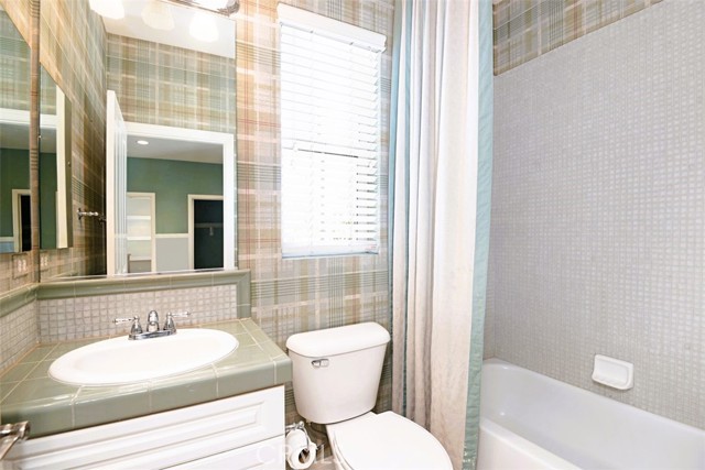 Detail Gallery Image 15 of 25 For 1320 Sun Dial Dr, Tustin,  CA 92782 - 5 Beds | 4 Baths