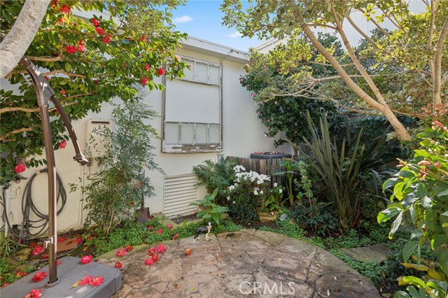 Detail Gallery Image 10 of 13 For 413 Dahlia Ave #B,  Corona Del Mar,  CA 92625 - 0 Beds | 1 Baths