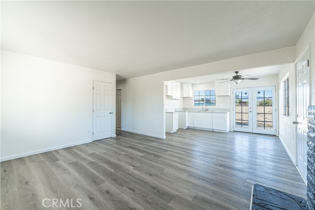 Detail Gallery Image 7 of 15 For 17130 Valeport Avenue, Lancaster,  CA 93535 - 2 Beds | 2 Baths