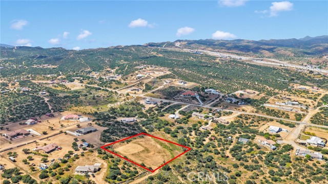 Detail Gallery Image 9 of 12 For 11129 Prairie, Oak Hills,  CA 92344 - – Beds | – Baths