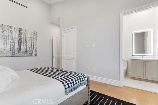 4635 Brewster Drive, Tarzana CA: https://media.crmls.org/medias/78d1ddb5-bef8-4d3b-821c-d74fb1377544.jpg