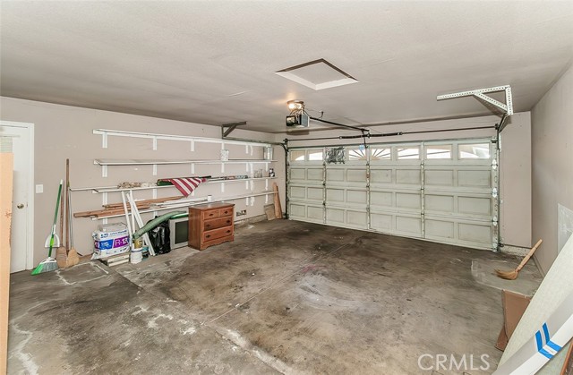 712 E Magill Avenue, Fresno CA: https://media.crmls.org/medias/78d1ee6b-5ea5-4a24-b3d9-7c93149b1af3.jpg