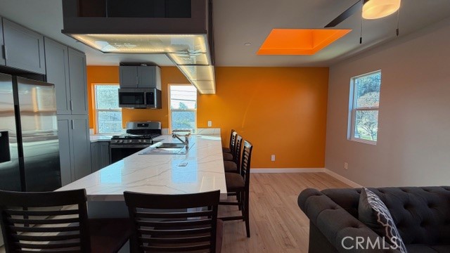 Detail Gallery Image 3 of 11 For 2413 La Crescenta a,  Alhambra,  CA 91803 - 2 Beds | 2 Baths