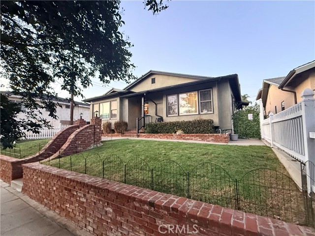 Detail Gallery Image 2 of 22 For 970 W 8th, San Pedro,  CA 90731 - 3 Beds | 2 Baths