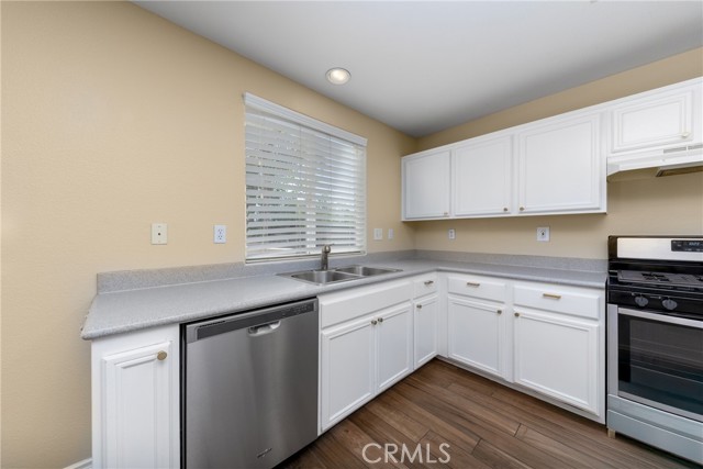23306 Daisy Drive, Corona CA: https://media.crmls.org/medias/78d2c0ed-4efa-4a30-85e8-332a9fdb1f3d.jpg