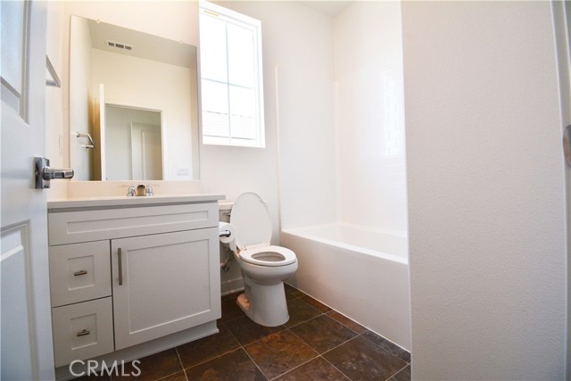 2553 E Kiwi Ct, Ontario CA: https://media.crmls.org/medias/78d2e61d-ec58-4af8-989f-764c297c2bd1.jpg