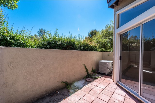 385 Stanford Court, Irvine CA: https://media.crmls.org/medias/78d343a9-c171-4625-95a9-deeb2cb99cc3.jpg