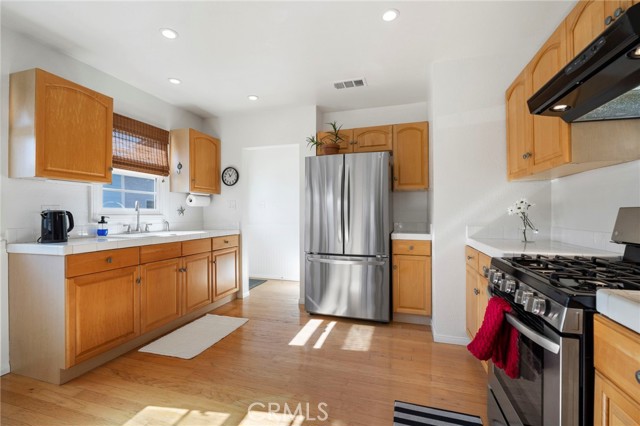 Detail Gallery Image 10 of 52 For 528 Cambridge, Orange,  CA 92867 - 3 Beds | 2 Baths
