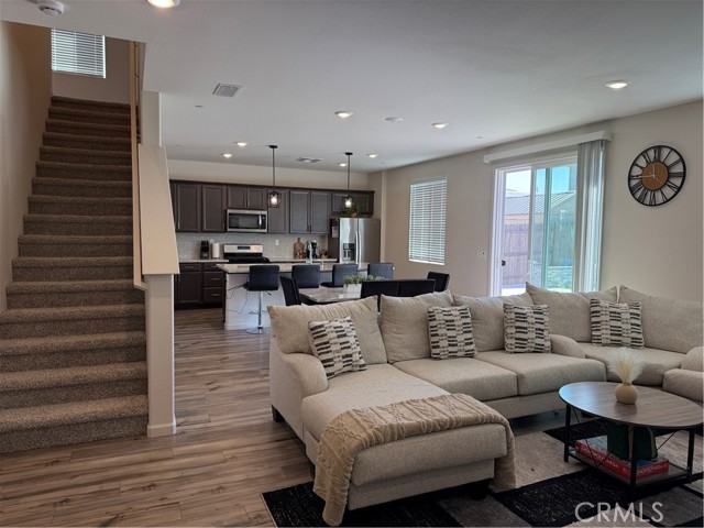 Detail Gallery Image 5 of 23 For 855 Helmsley, Vacaville,  CA 95687 - 4 Beds | 3 Baths